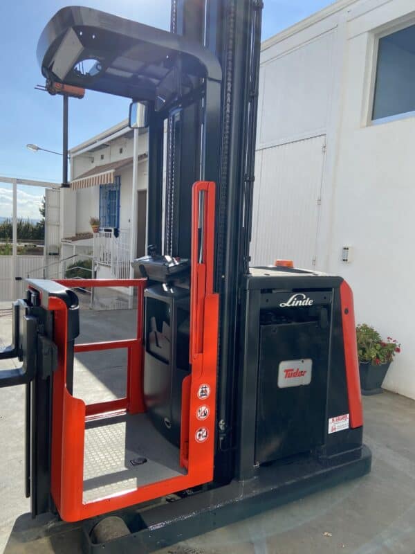 Transpaleta eléctrica Hidrogestión Lallave para cargas de hasta 1200kg.