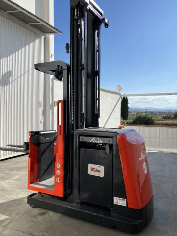 Transpaleta eléctrica Hidrogestión Lallave para cargas de hasta 1200kg.