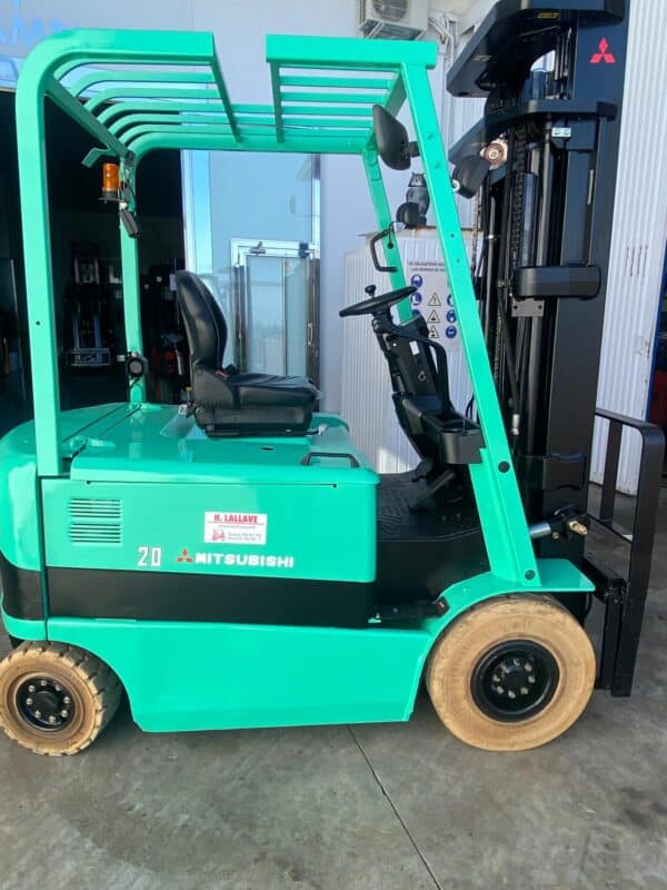 Carretilla eléctrica Mitsubishi de 2000kg en exhibición en Hidrogestión Lallave.