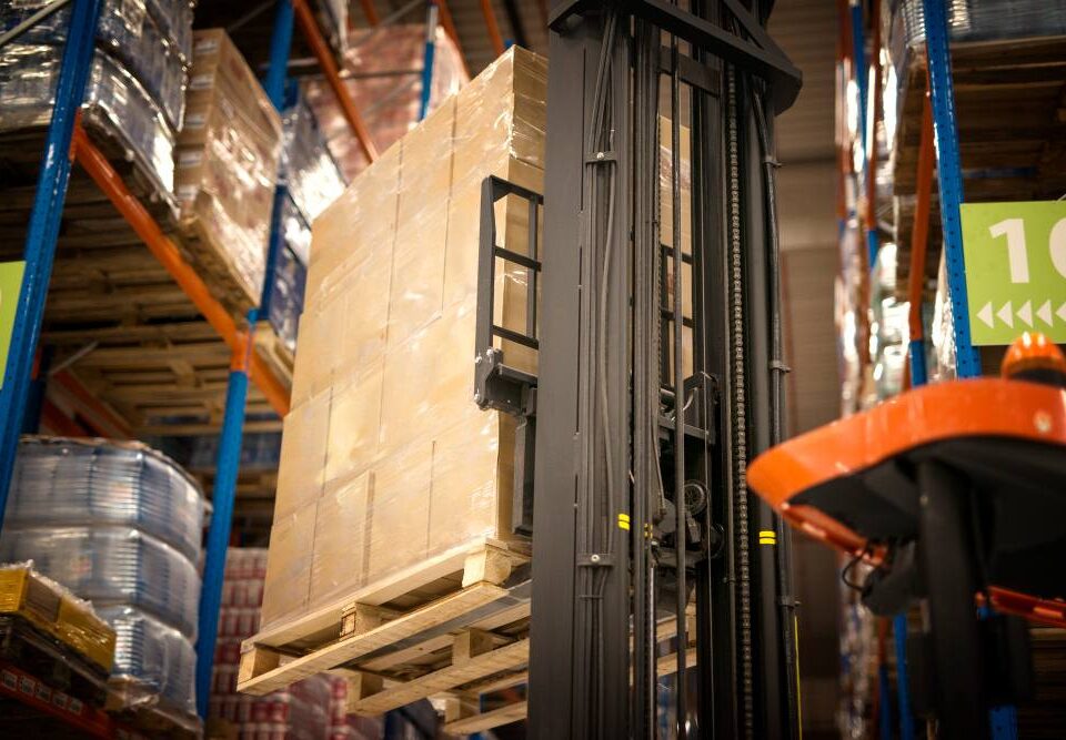 Carretillas para pasillos estrechos